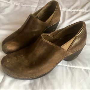 Patagonia leather mules / clogs